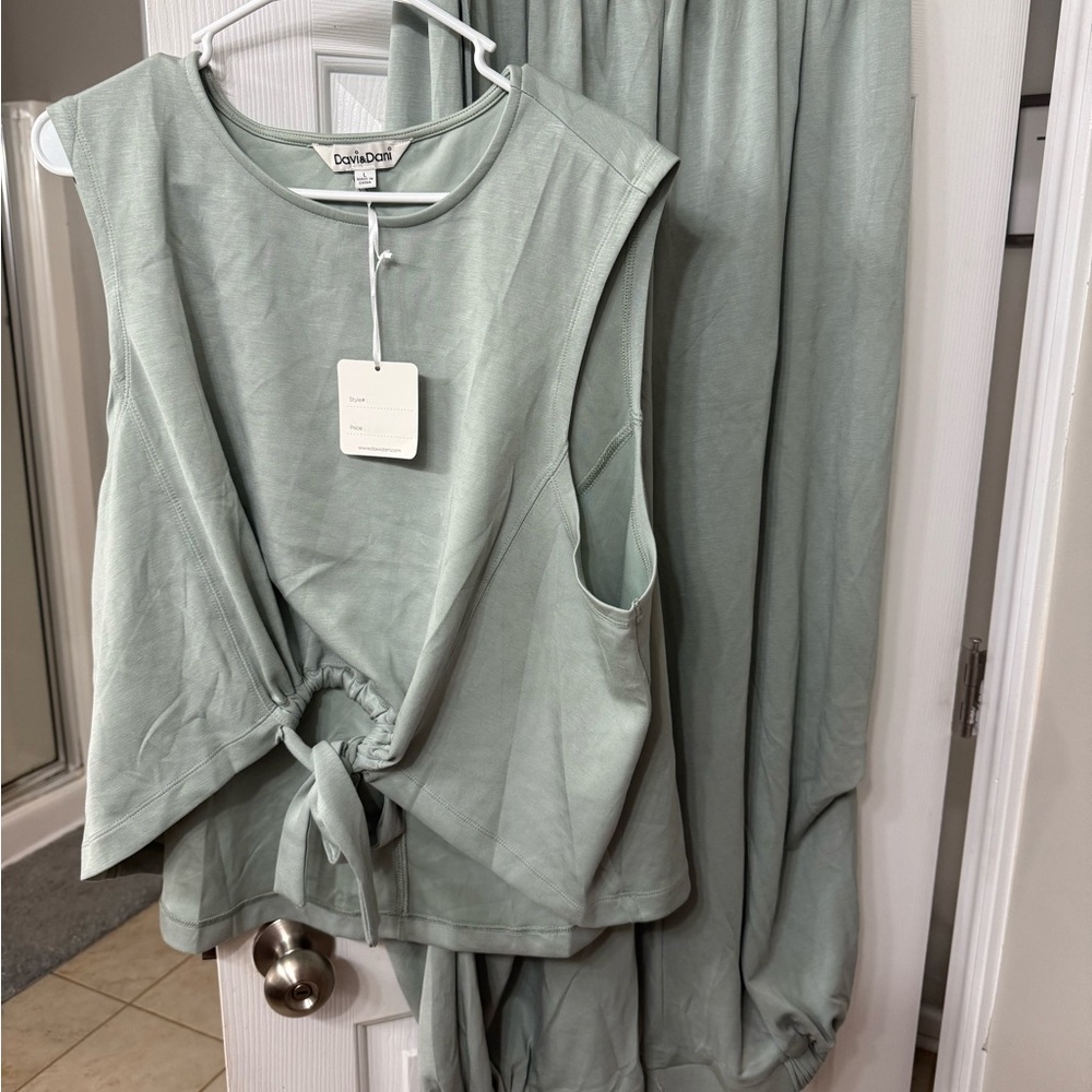 DAVI & DANI Light Green Tie-Front Top and Pants Set